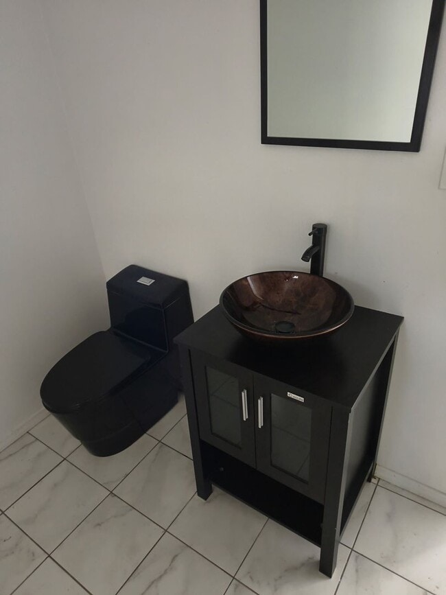 Building Photo - Avenue B