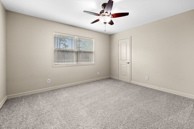 Building Photo - 2227 Parana Dr