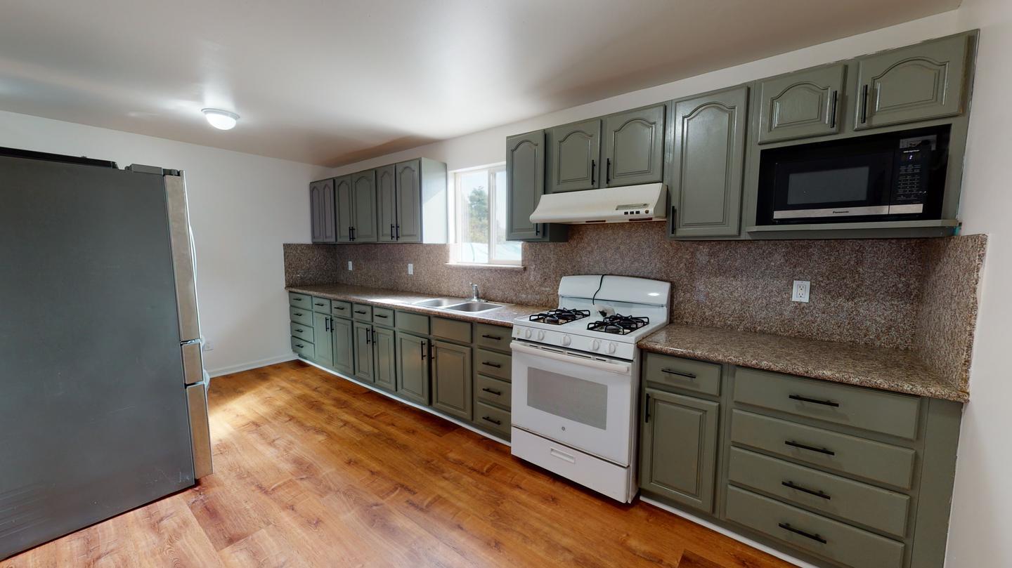 Building Photo - Charming Patten home near Fruitvale BART