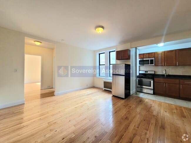 Building Photo - 585 W 204th St