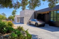 Building Photo - 1119 N Crestview Dr