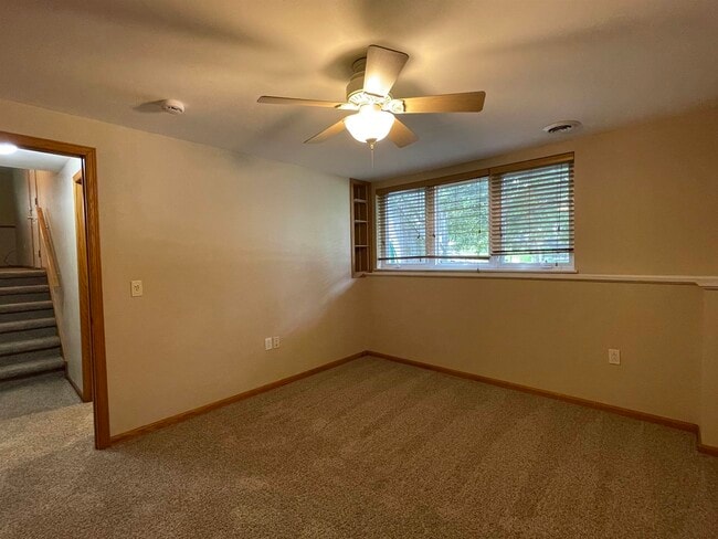 Building Photo - 6442 Urich Terrace