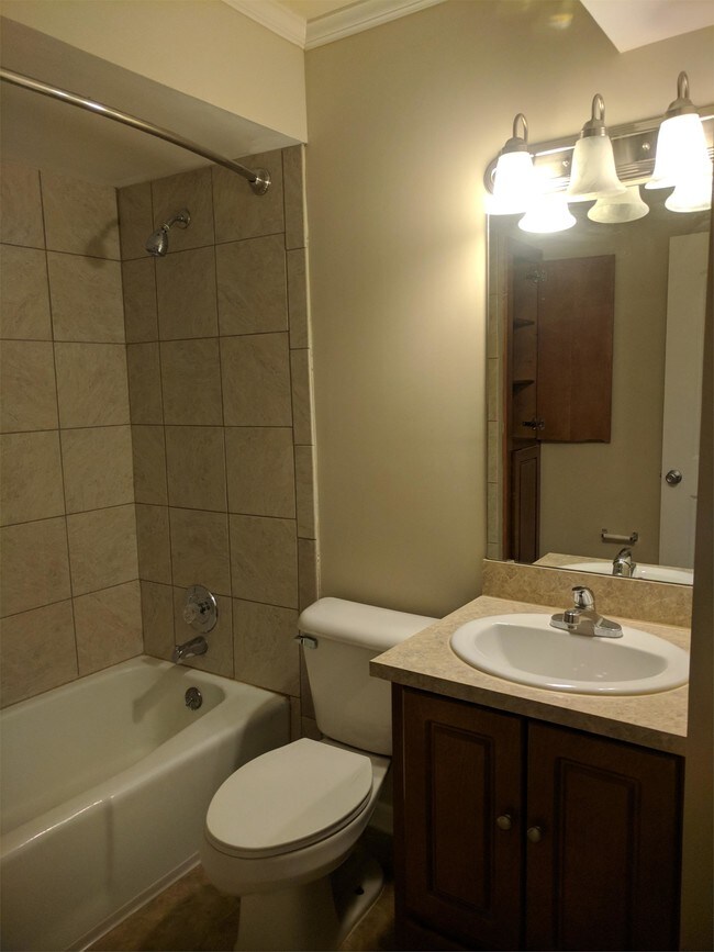 Building Photo - 3807 Pembrook Ct
