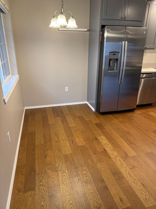 Building Photo - Great 55+ Condo