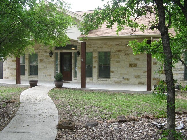 Building Photo - 806 Woodland Park Dr