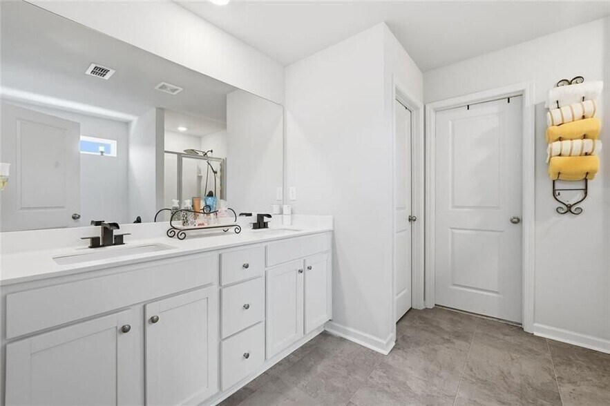 Building Photo - 196 Summit Pointe Dr