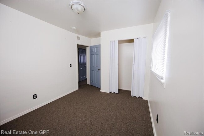 Building Photo - 14960 Alberta Ave