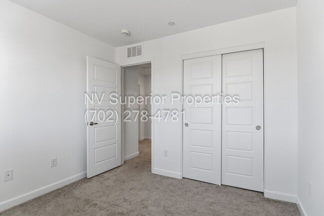 Building Photo - NW! 3 Bedroom Townhouse!! Gated!! Parks!! All Tile Floors Downstairs!! 2 Car Garage!!!
