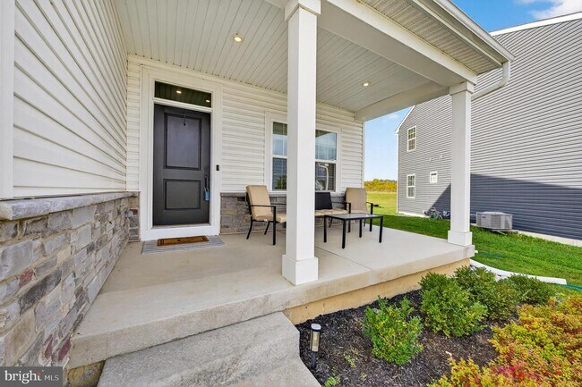 Primary Photo - 167 Aspen Ln