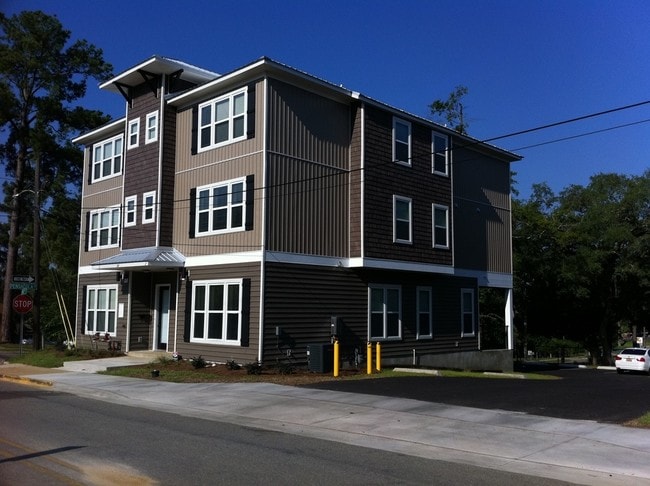Building Photo - Places on Conradi at FSU
