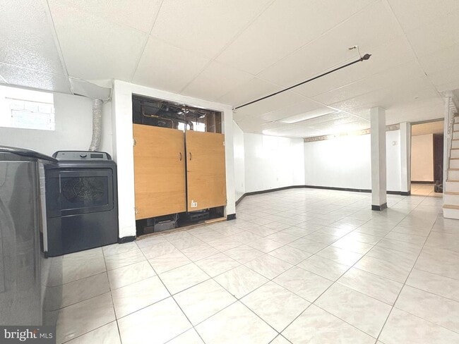 Building Photo - 2241 Knorr St