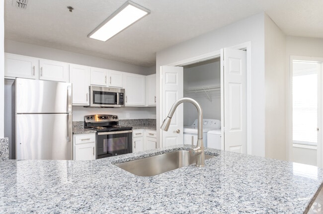 Building Photo - Regency Apartments