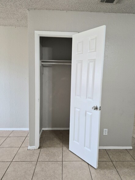 Building Photo - 214 Pine Meadow Dr