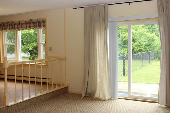 Building Photo - 331 Shore Dr