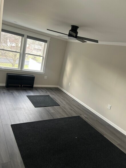 Living room - 14 Ferrara Ave