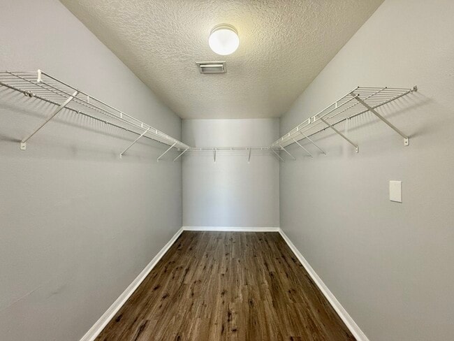 Building Photo - 10325 Boyette Creek Blvd