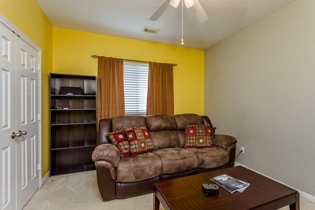 Building Photo - 15230 Ledgewood Park Dr