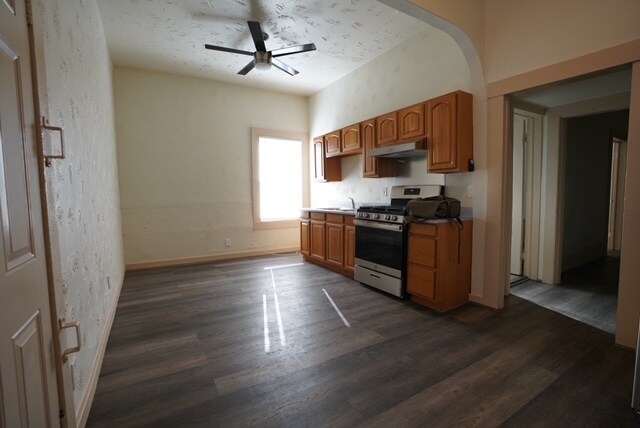 Building Photo - 1708 10th St