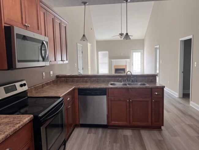 Building Photo - 338 High Meadows Pl