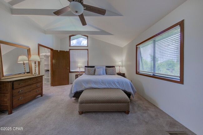 Building Photo - 404 Colorado Dr