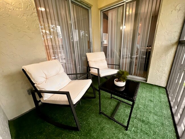 Building Photo - 6540 Chasewood Dr