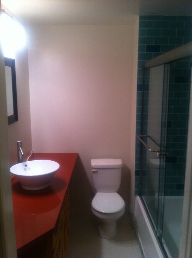 Building Photo - Toluca