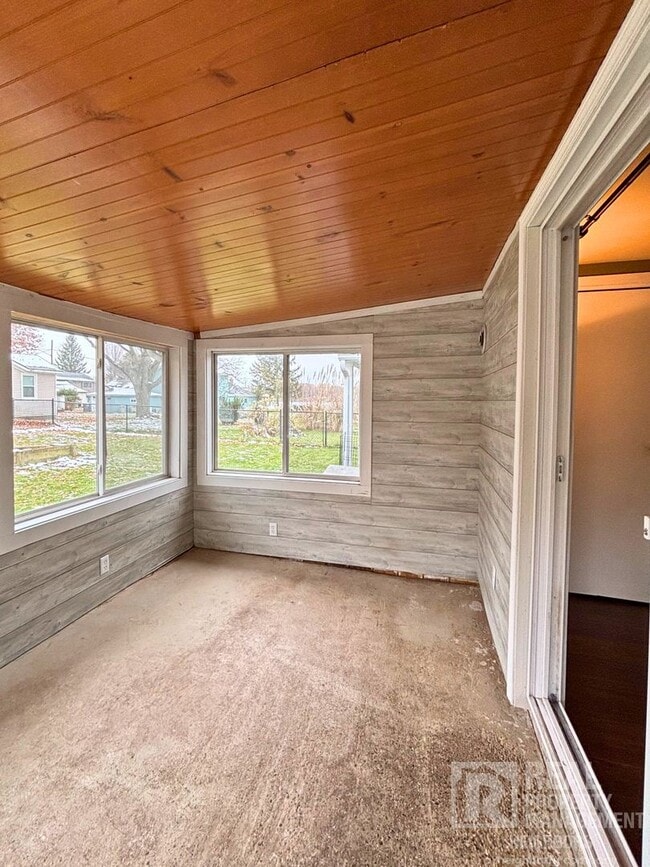 Building Photo - Spacious 2 Bed, 1 Bath Home in Alto, MI