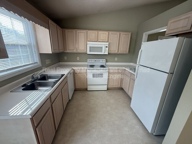 Building Photo - 5810 Battery Dr