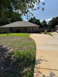 Building Photo - 3393 Green Briar Cir