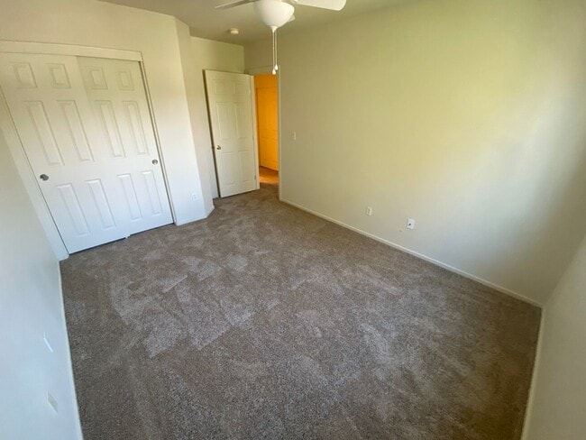 Building Photo - 10185 Birch Bluff Ln
