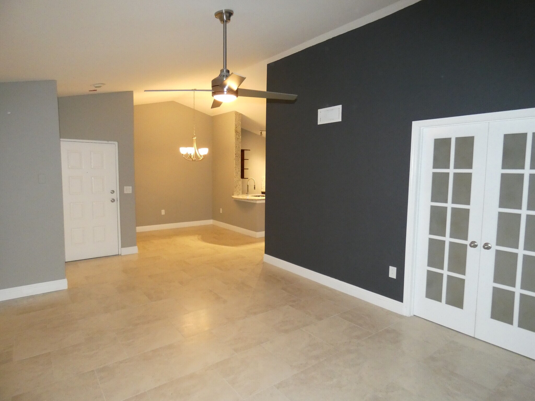 Building Photo - 2851 N Oakland Forest Dr