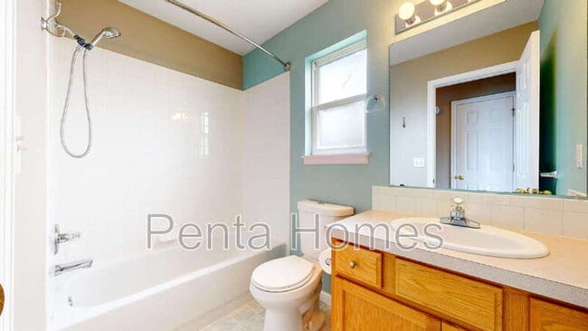 Building Photo - 826 Glenwall Dr