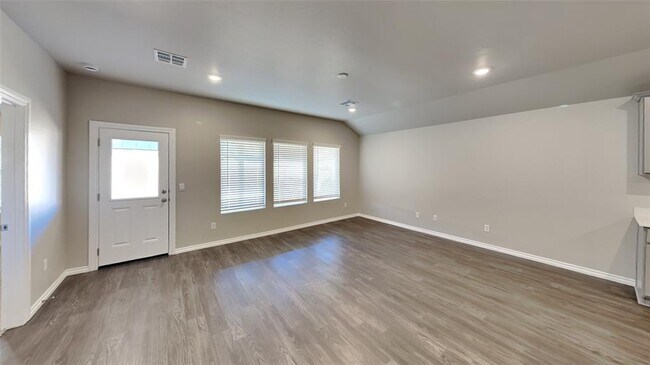 Building Photo - 2904 Casey Dr
