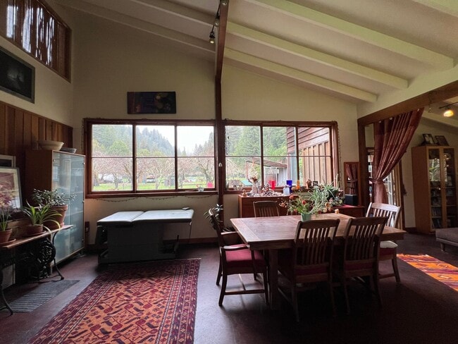 Building Photo - 1,100 square foot cottage on private 80 ac...