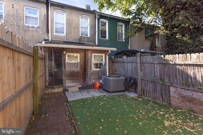 Building Photo - 2929 Miles Ave