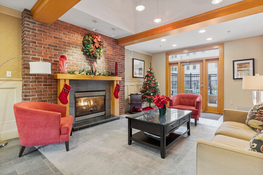 Building Photo - 1000 Providence Plz