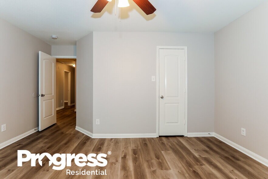 Building Photo - 12027 Fairquarter Ln