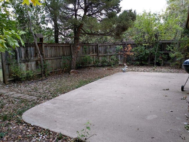 Building Photo - Charming 1 Level House 3 Bed, 2 Bath with ...
