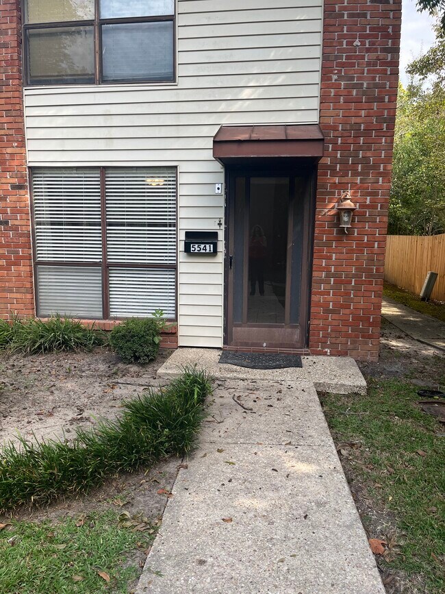 Primary Photo - 5541 Riverstone Dr