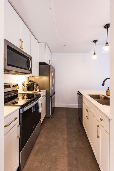 Building Photo - 758 N Broadway