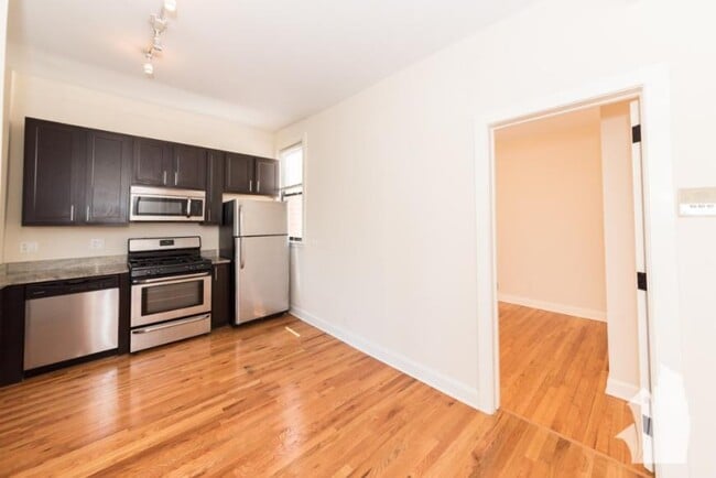 Building Photo - 2 bedroom in Chicago IL 60647