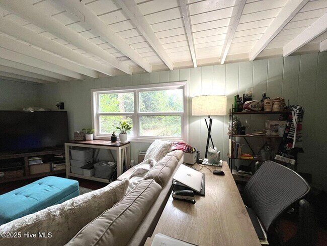 Building Photo - 375 Midland Rd