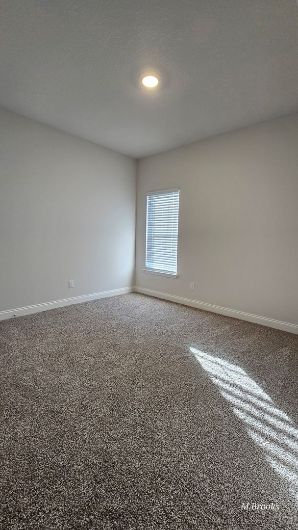 Building Photo - Beautiful home in Grand Oaks Village, Lake...