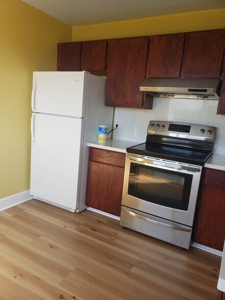 Building Photo - 424 Santa Barbara Ave