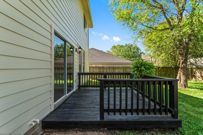 Building Photo - 235 Doncaster