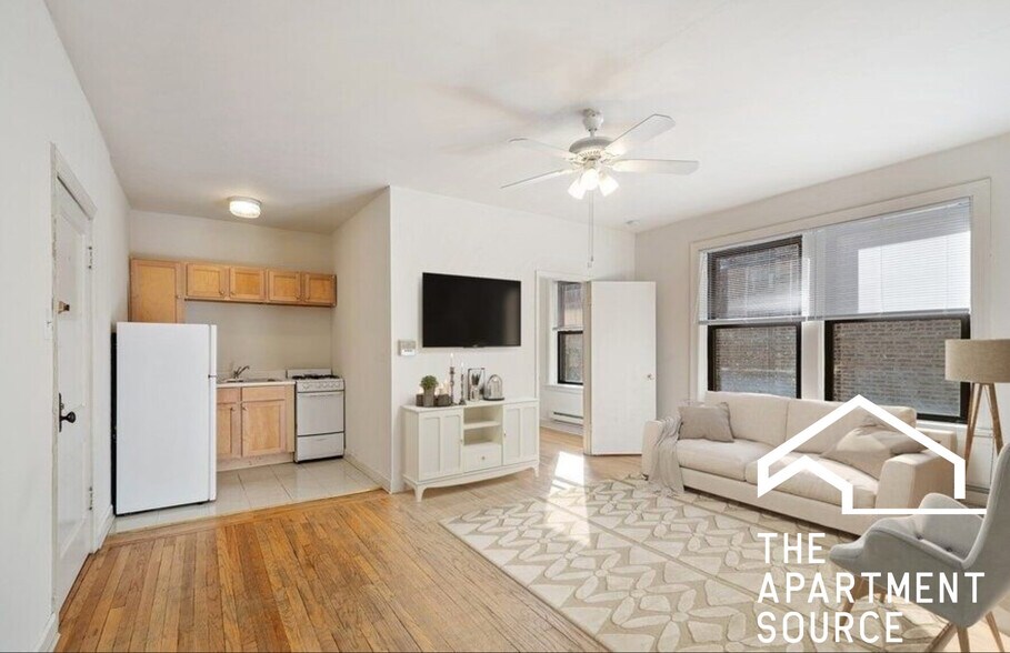 Building Photo - 1058 W George St