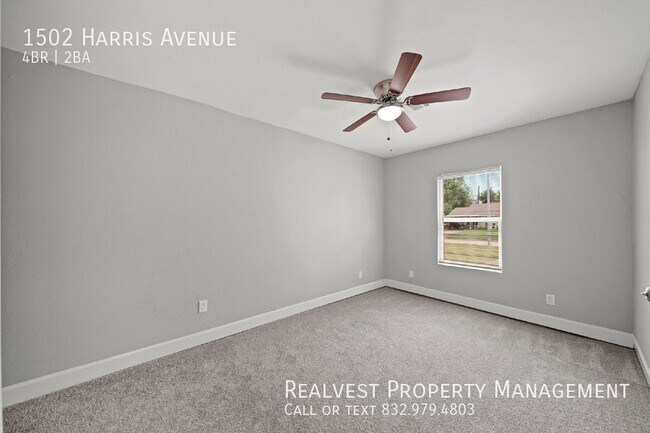 Building Photo - Freshly Remodeled 4-Bedroom, 2-Bathroom Ho...