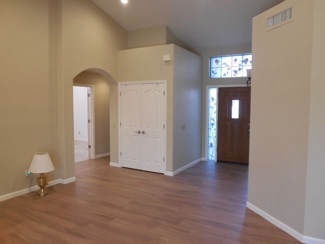 Building Photo - Beautifully Updated 3-Bedroom Home in Sun Lakes - Long-Term Rental