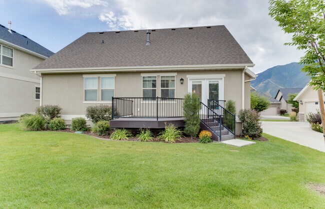 Building Photo - Mapleton Home