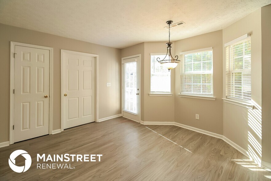 Building Photo - 7 Mineral Springs Ct